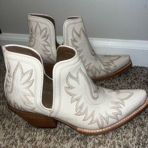 Ariat Women’s Dixon Short Western Fashion Boot - Size 9 Pre-owned